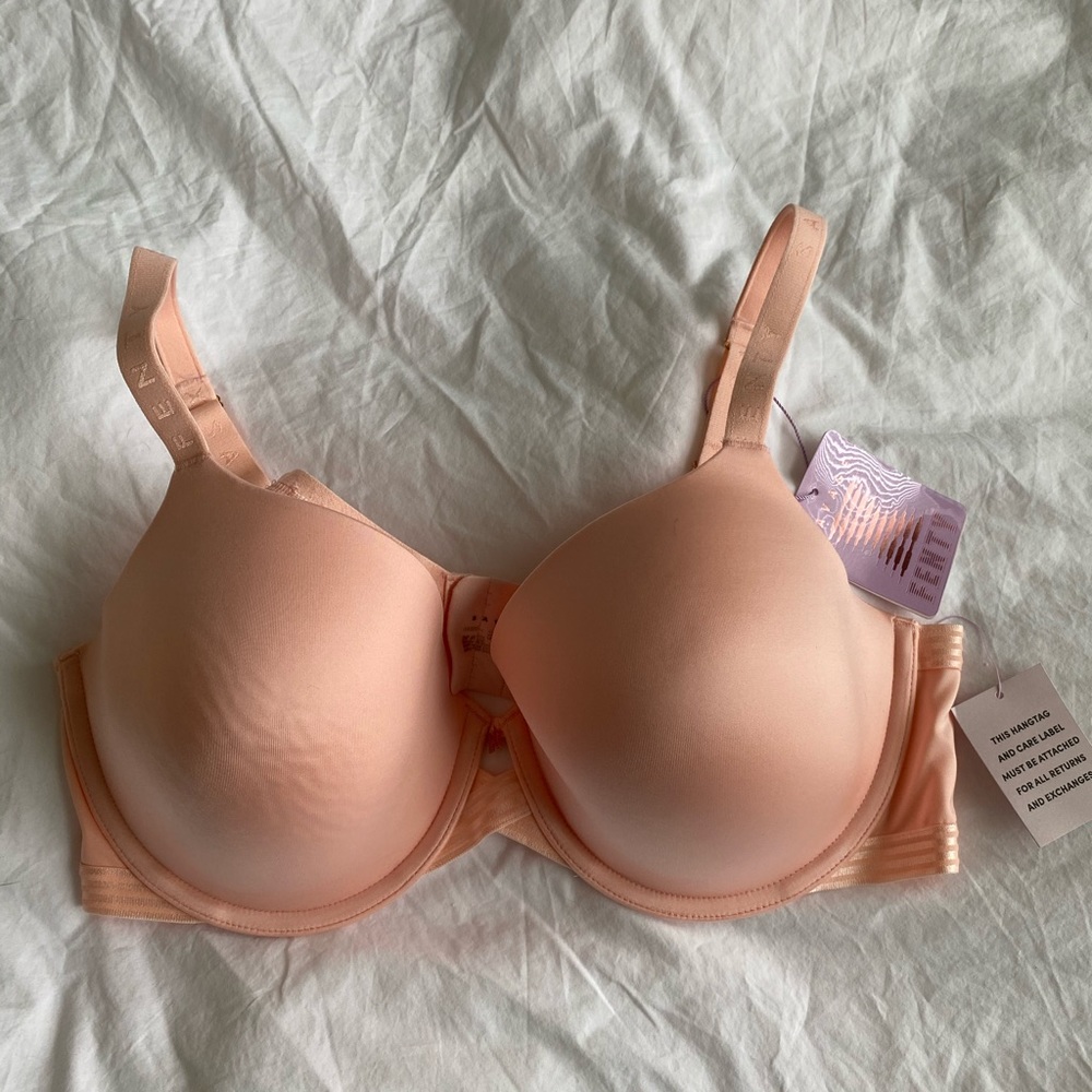 NWT Savage x Fenty t-shirt bra in peachy pink